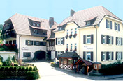 Das Haus Badblick mit Hof und Eingangsbereich